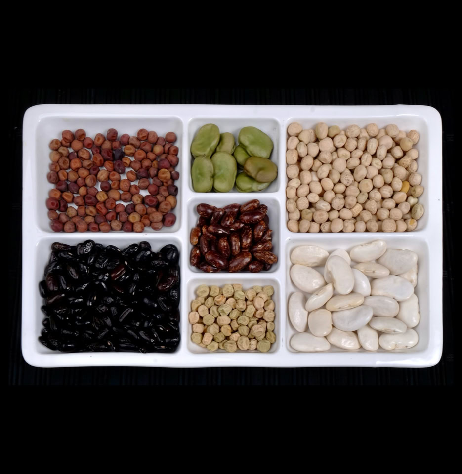 Pea and bean seeds - Насіння гороху та квасолі
